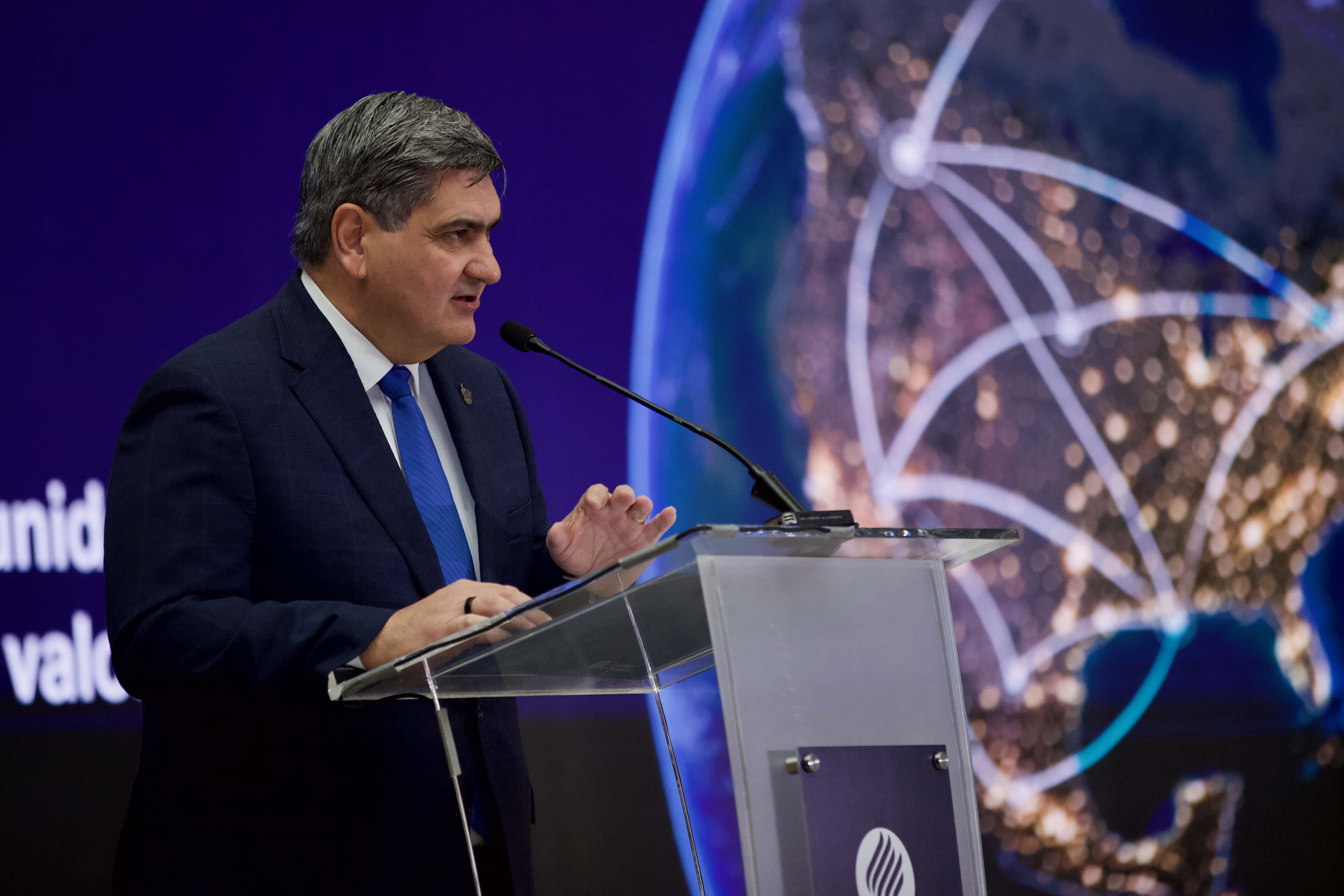 Luis Rosendo Gutiérrez en el foro-desayuno T-MEC